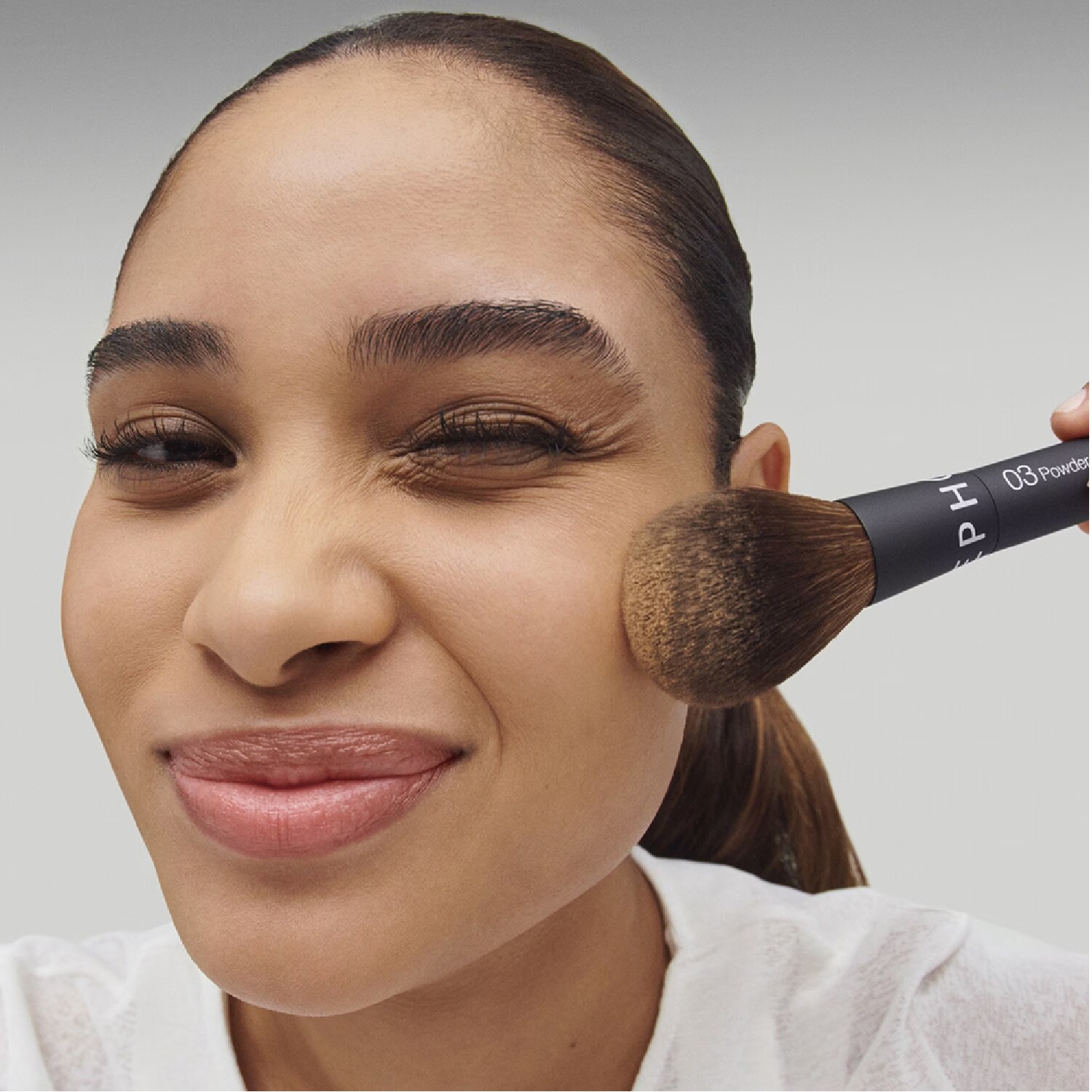 THE POWDER BRUSH-24 03 (BROCHA PARA POLVO)